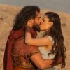 Josué (Sidney Sampaio) pede Aruna (Thais Melchior) em casamento, após beijá-la, nos próximos capítulos da novela 'A Terra Prometida'