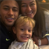 Neymar recebe apoio de sua mãe, Nadine, e do filho, Davi Lucca, antes do jogo do Brasil contra a Dinamarca na Olimpíada, nesta quarta-feira, dia 10 de agosto de 2016