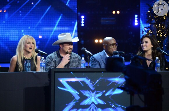 A cantora na bancada do programa 'X-Factor', do qual participou como jurada