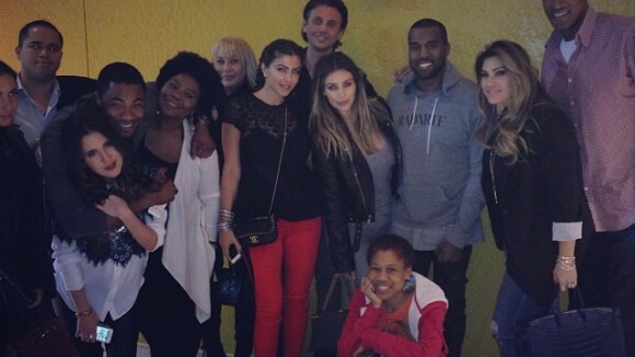 Kim Kardashian passa o feriado de Dia de Ação de Graças longe da família