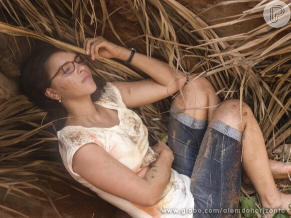 Celina (Mariana Rios) fica presa em um buraco, em 'Além do Horizonte'