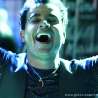 'Amor à Vida': Sucesso! Carlito é convidado para cantar no Caldeirão do Huck