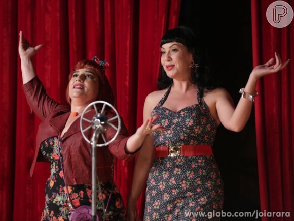 Simone Gutierrez e Fabiula nascimento interpretam 'Cantoras do Rádio',  sucesso de Carmen Miranda, na pele das vedetes Serena Foz e Matilde Meyer, em cena de 'Joia Rara'