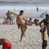 O ator José Loreto, noivo de Débora Nascimento, curtiu o dia de folga para ir à praia do Pepê, Zona Oeste do Rio de Janeiro, na tarde desta quinta-feira, 5 de dezembro de 2013