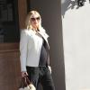 Gwen Stefani deixa restaurante vegan Crossroads, em Los Angeles