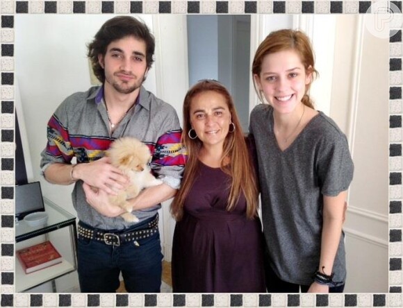 Sophia Abrahão e Fiuk buscam a cachorrinha Jessie em um canil de São Paulo, em 6 de dezembro de 2013