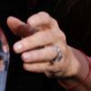Após divórcio, Demi Moore vende anel de noivado que Ashton Kutcher deu para ela por R$ 580 mil