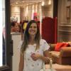 Juliana Paiva curtiu a noite desta terça-feira, 17 de dezembro de 2013, fazendo compras no shopping Rio Design Barra, na Barra da Tijuca, Zona Oeste do Rio de Janeiro