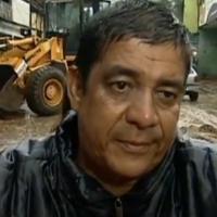 Zeca Pagodinho ajuda desabrigados por chuva em Xerém, na Baixada Fluminense