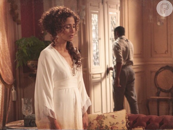 Isabel (Camila Pitanga) fica arrasada ao ser deixada mais uma vez por Zé Maria (Lázaro Ramos) em 'Lado a Lado'