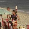 Grazi Massafera curtiu o dia na praia da Barra da Tijuca, Zona Oeste do Rio, com Sofia, sua filha de 1 ano e 8 meses, fruto de sua relação com Cauã Reymond