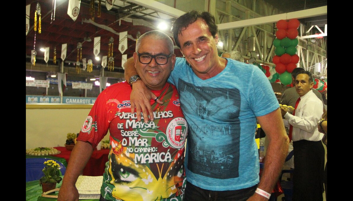 Foto: Oscar Magrini com o aniversariante da noite, Jayder Soares ...