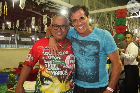 Oscar Magrini com o aniversariante da noite, Jayder Soares, presidente de honra da Grande Rio