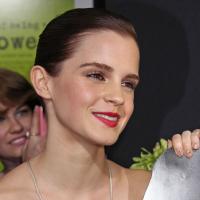 Emma Watson é confundida com criança e barrada em aeroporto dos Estados Unidos