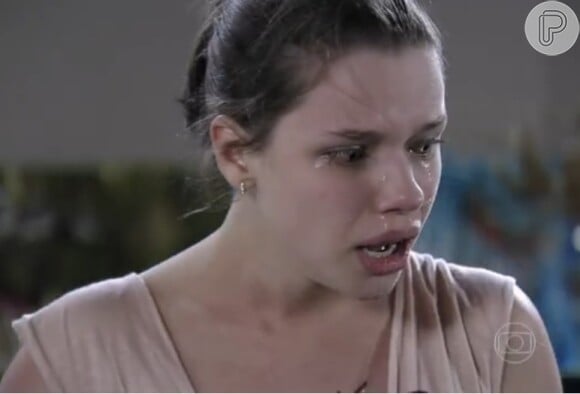 Linda (Bruna Linzmeyer) sofre com a falta de Rafael (Rainer Cadete) e Neide (Sandra Corveloni) briga com a filha, em 'Amor à Vida'