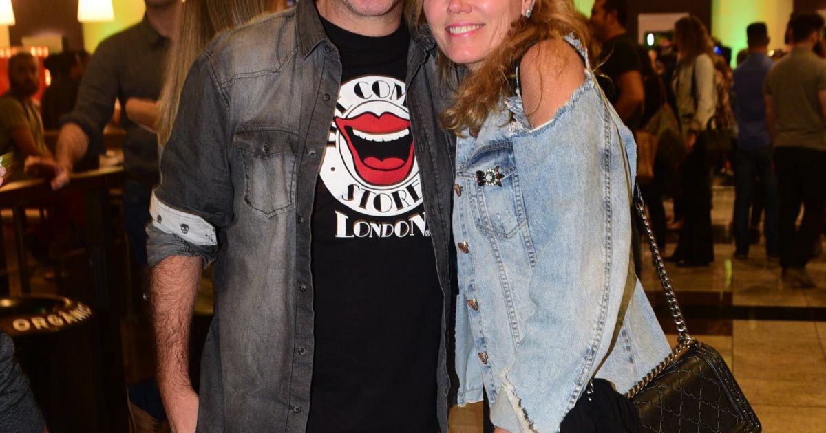 O humorista Diogo Portugal vai à pré-estreia do filme ‘Minha Mãe é Uma