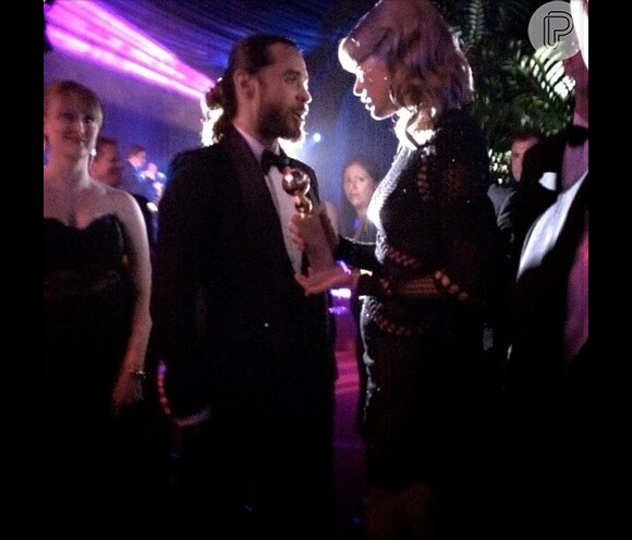 Jared Leto e Taylor Swift em bate-papo animado durante festa pós-Globo de Ouro 2014