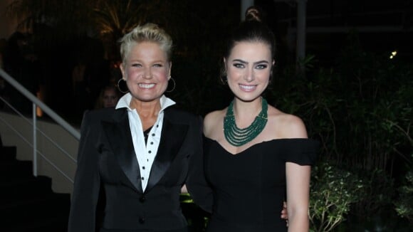 Xuxa e Rayanne Morais se encontram em festa com atores de 'A Terra Prometida'