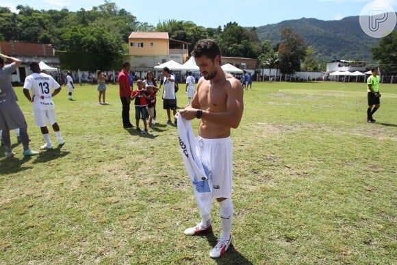 Rafael Cardoso participou do 'Futebol dos Astros' em prol da Casa de Apoio a Criança com Câncer Santa Teresa