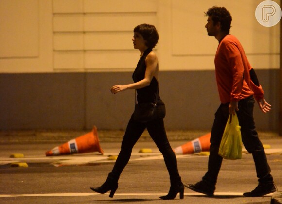 Andreia Horta e Gustavo Machado não chegaram a ser clicados aos beijos durante passeio pela Zona Sul do Rio