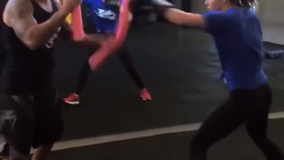 Vídeo: Alice Wegmann esbanja boa forma e disposição durante treino de boxe