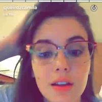 Camila Queiroz assiste desfile e lembra passado: 'É a Rachel! Trabalhei com ela'