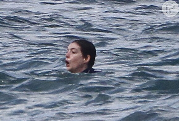 Anne Hathaway quase se afogou por causa de uma correnteza