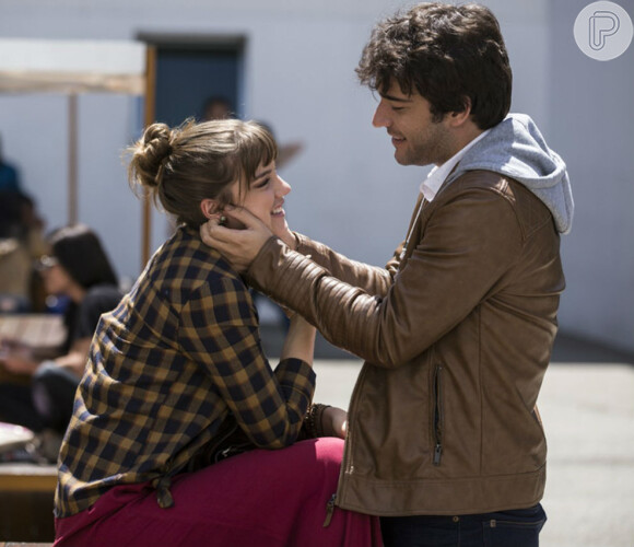 Isabela (Alice Wegmann) é par romântico de Tiago (Humberto Carrão) em 'A Lei do Amor'