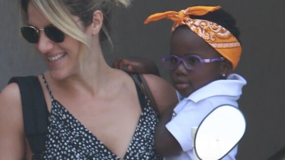 Giovanna Ewbank exibe bonecas de pano parecidas com a filha, Títi: 'Prediletas'
