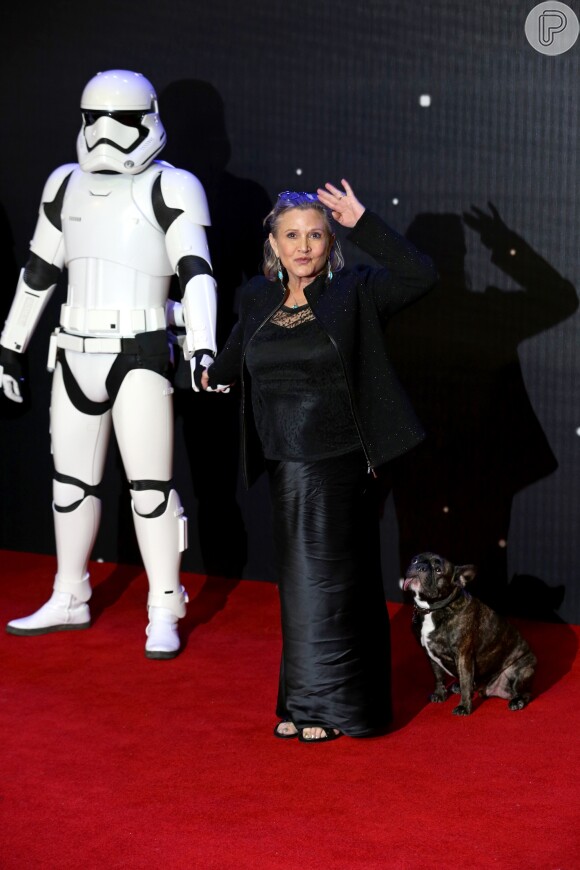 Carrie Fisher, princesa Leia na trilogia 'Star Wars', tem ataque cardíaco em voo