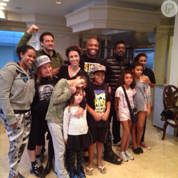 Anderson Silva posa ao lado de Marisa Monte e Seu Jorge: 'Dia maravilhoso', escreveu o lutador
