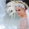 Cara Delevingne desfila para a Chanel, em 21 de janeiro de 2014