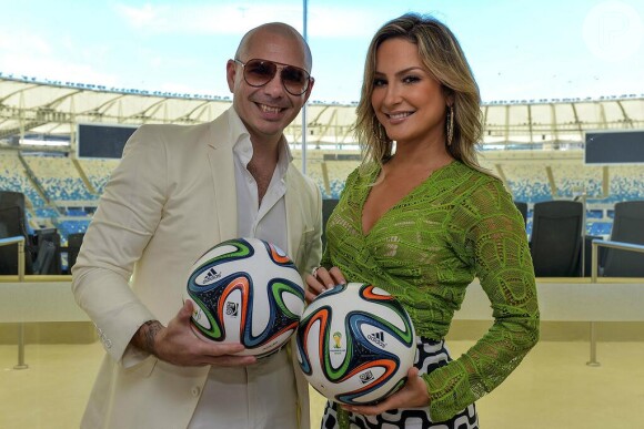 Durante coletiva da FIFA nesta quinta-feira, 23 de janeiro de 2014, ficou confirmada a parceria entre PitBull e Cláudia Leitte na canção oficial da Copa do Mundo
