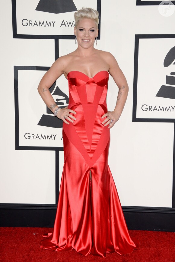 Pink veste Johanna Johnson no Grammy Awards 2014