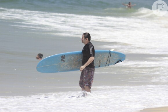 Murilo Benício surfa na praia da Barra nesta quarta-feira, 29 de janeiro de 2014