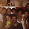 Nando Rodrigues reunido com o elenco jovem de 'Em Família': 'Ficamos amigos'