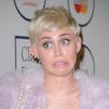 Miley Cyrus se envolveu em mais uma polêmica. A cantora sugeriu, em um programa de TV, que Justin Bieber pagasse pessoas para não ter problemas