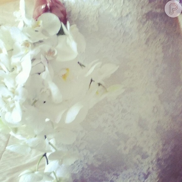 Fernanda postou detalhe do seu bouquet. 'Real life! Vida real!', escreveu a atriz no Instagram