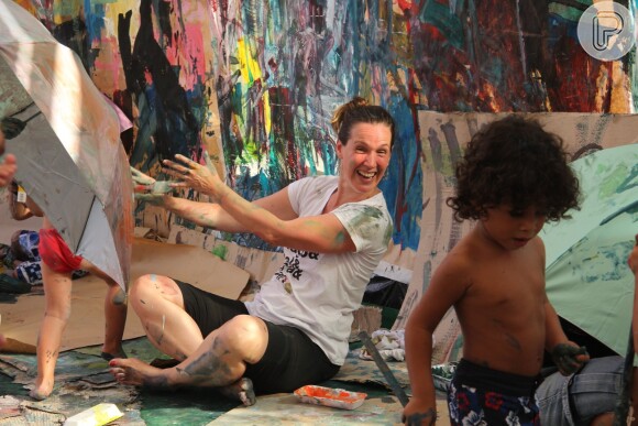 Luana Piovani acompanhada por Pedro Scooby e Thiago Lacerda e a mulher, Vanessa Lóes, levaram os seus respectivos filhos a um evento infantil neste domingo, 5 de fevereiro de 2017, no Cais do Porto, no Rio