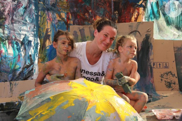 Luana Piovani acompanhada por Pedro Scooby e Thiago Lacerda e a mulher, Vanessa Lóes, levaram os seus respectivos filhos a um evento infantil neste domingo, 5 de fevereiro de 2017, no Cais do Porto, no Rio