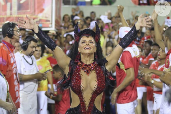 Viviane Araújo vibrou com o público da Sapucaí