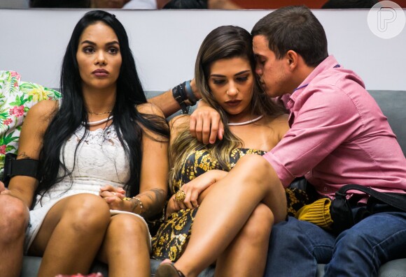 'Fiquei muito feliz. Só faltou soltar fogos', revelou Gabi Flor sobre paredão entre Vivian e Mayara no 'BBB17'