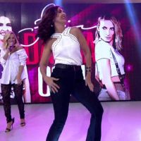 Fátima Bernardes escorrega ao dançar com Claudia Leitte e web pira: 'Sensual'