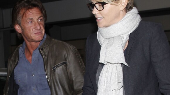 Charlize Theron e Sean Penn planejam oficializar a união, diz site