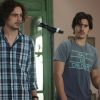 Nicolau (Danilo Mesquita) fala para Zac (Nicolas Prattes) que Luana (Joana Borges) está sendo enganada por JF (Maicon Rodrigues), na novela 'Rock Story'