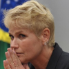 Xuxa lamentou a internação do pai, Luiz Floriano, em estado grave no CTI