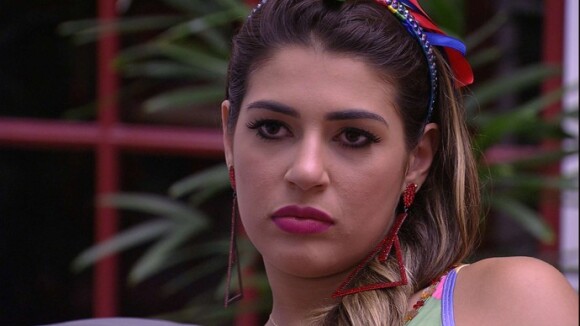 'BBB17': Roberta confessa voto em Mayara à Vivian e Manoel. 'Tive a mente fraca'