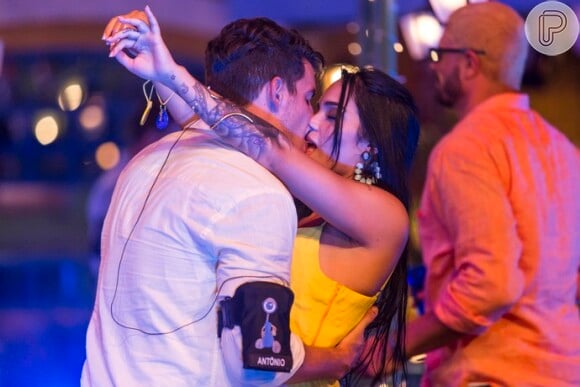 Mayara e Antonio foram um dos primeiros casais a trocar beijos dentro do 'BBB17'