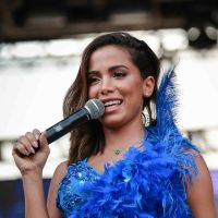 Anitta faz participação em show da Banda Eva, em SP: 'Carnaval já começou!'