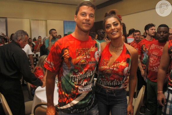 Juliana Paes prestigia feijoada da escola de samba Grande Rio na companhia do marido, Carlos Eduardo Baptista